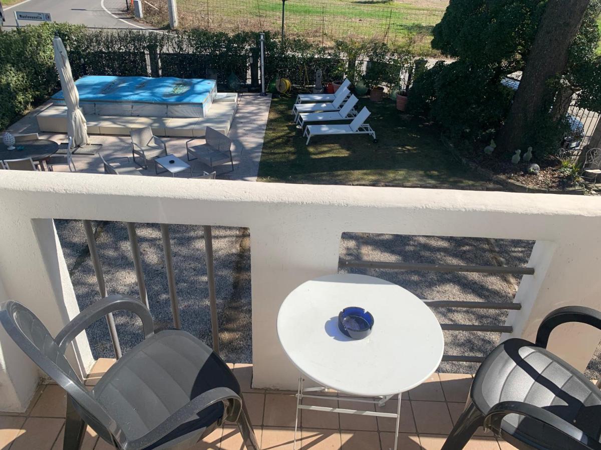 Betty'S House Bed and Breakfast Λατζίζε Εξωτερικό φωτογραφία
