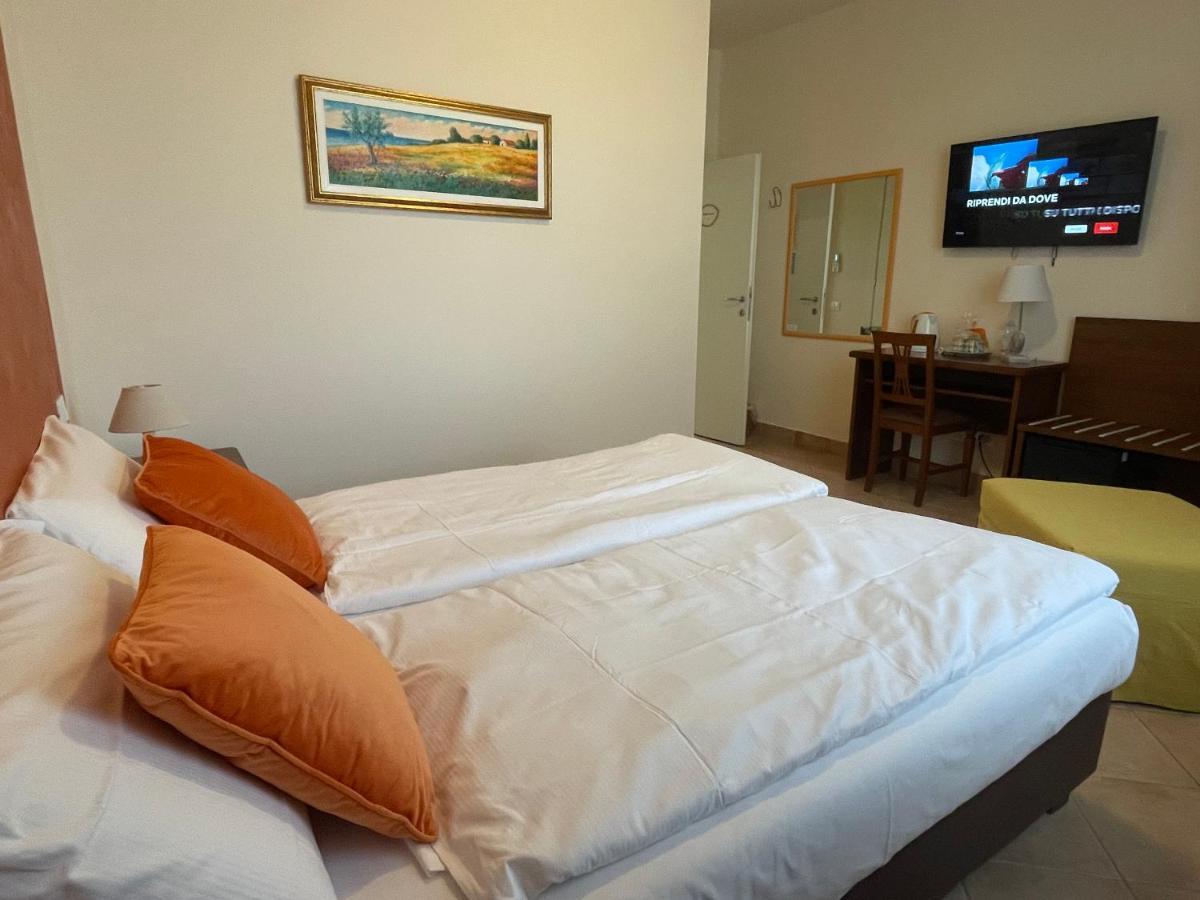 Betty'S House Bed and Breakfast Λατζίζε Εξωτερικό φωτογραφία