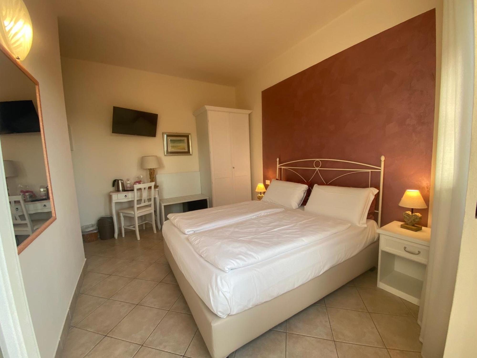 Betty'S House Bed and Breakfast Λατζίζε Εξωτερικό φωτογραφία