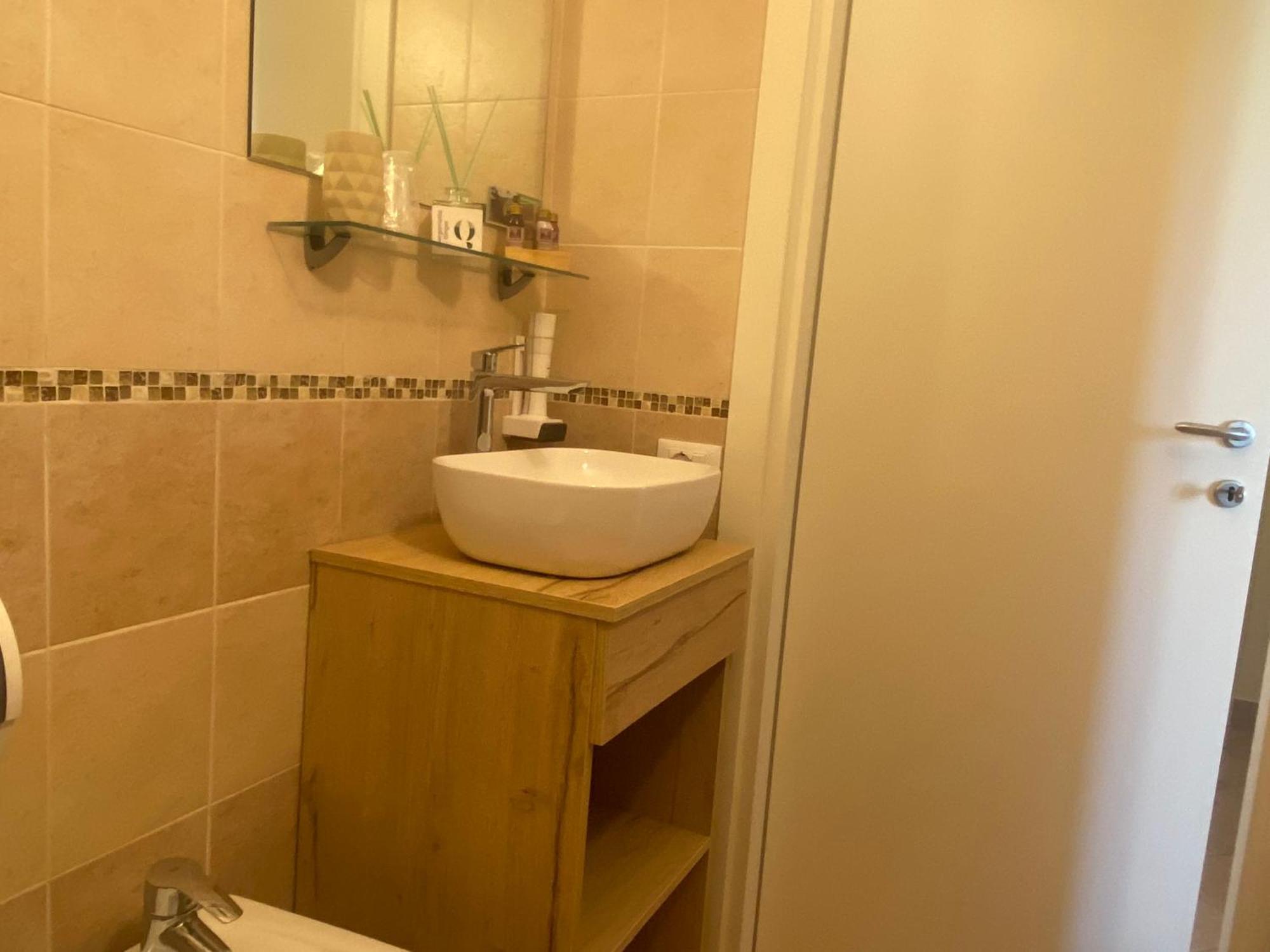 Betty'S House Bed and Breakfast Λατζίζε Εξωτερικό φωτογραφία