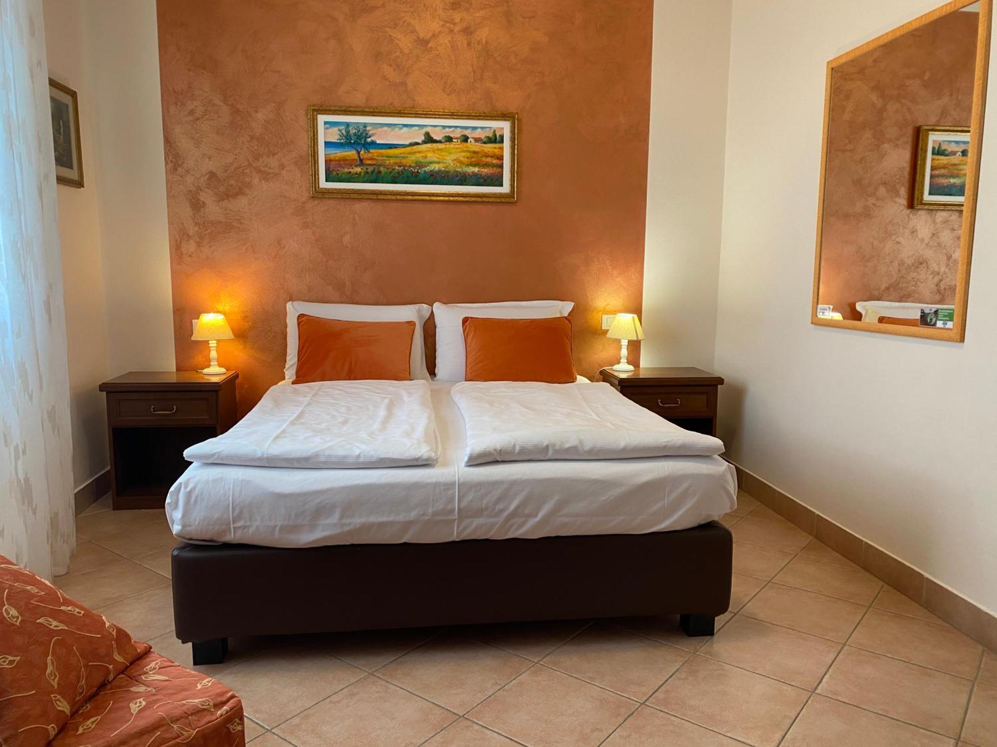Betty'S House Bed and Breakfast Λατζίζε Εξωτερικό φωτογραφία